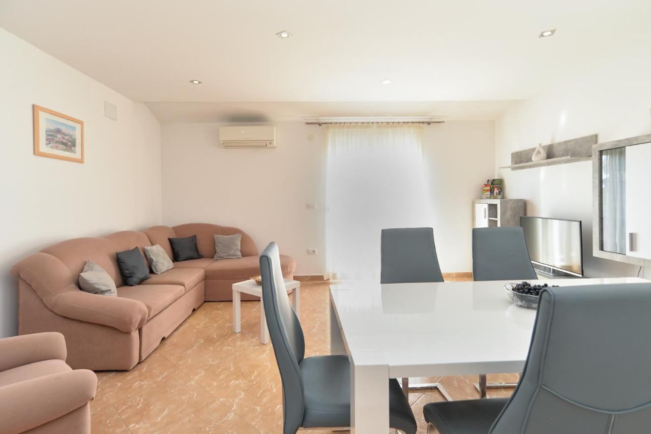 Apartment Patricia 1756 Pola Esterno foto
